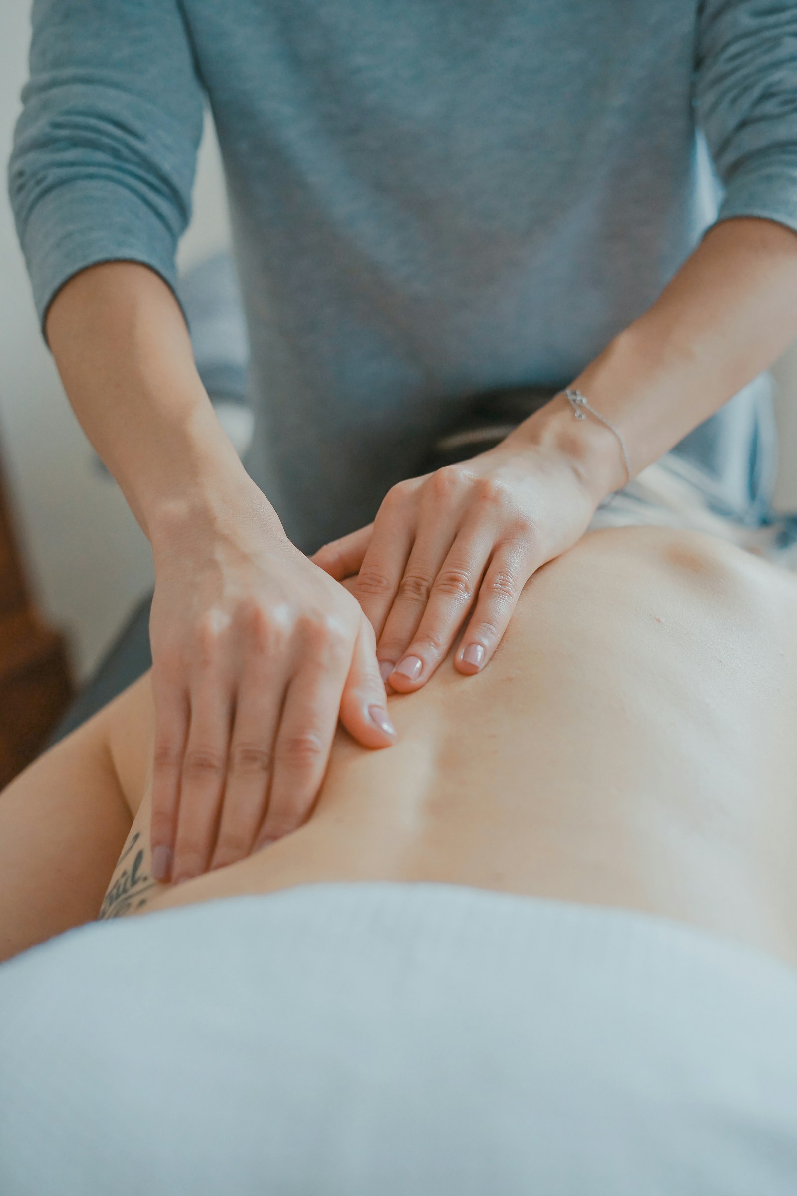 Physiotherapie – manuelle Behandlung des Rückens